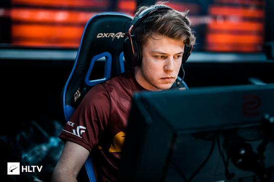 LCC解说主持杯决赛对阵：小伞+Cat带队迎战微笑+十月