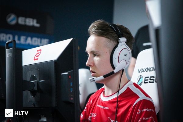 在今日凌晨的LCS常规赛中，TeamLiquid不敌CLGaming拿到赛季第10负